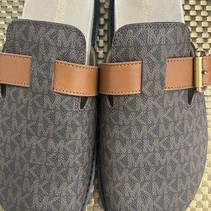 Clogs